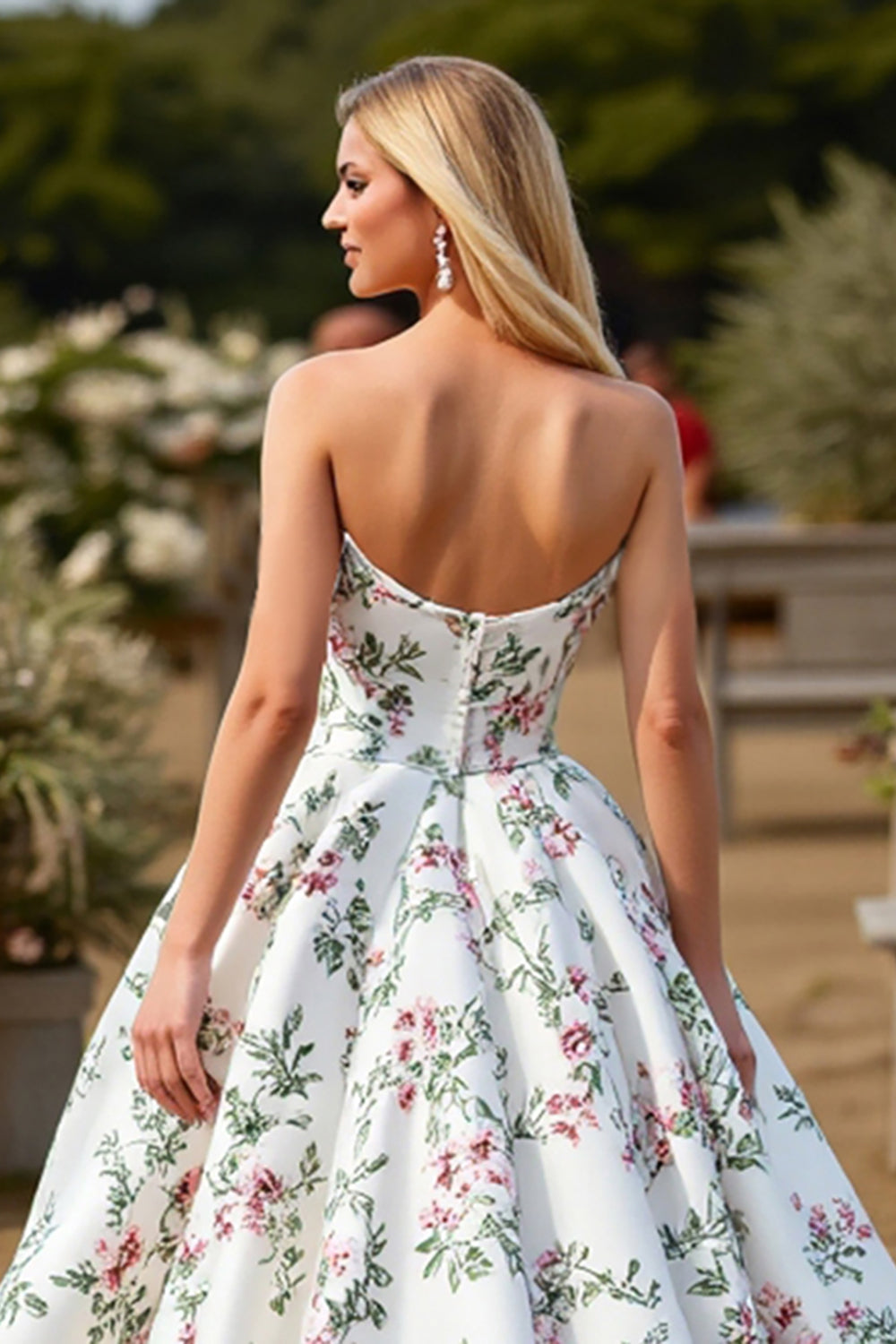 White Floral Sweetheart A Line Sweep Train Wedding Dress