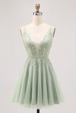 Sparkly Green Tulle V-Neck Beaded Short Cocktail Dress with Appliques