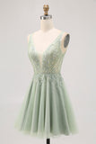 Sparkly Green Tulle V-Neck Beaded Short Cocktail Dress with Appliques