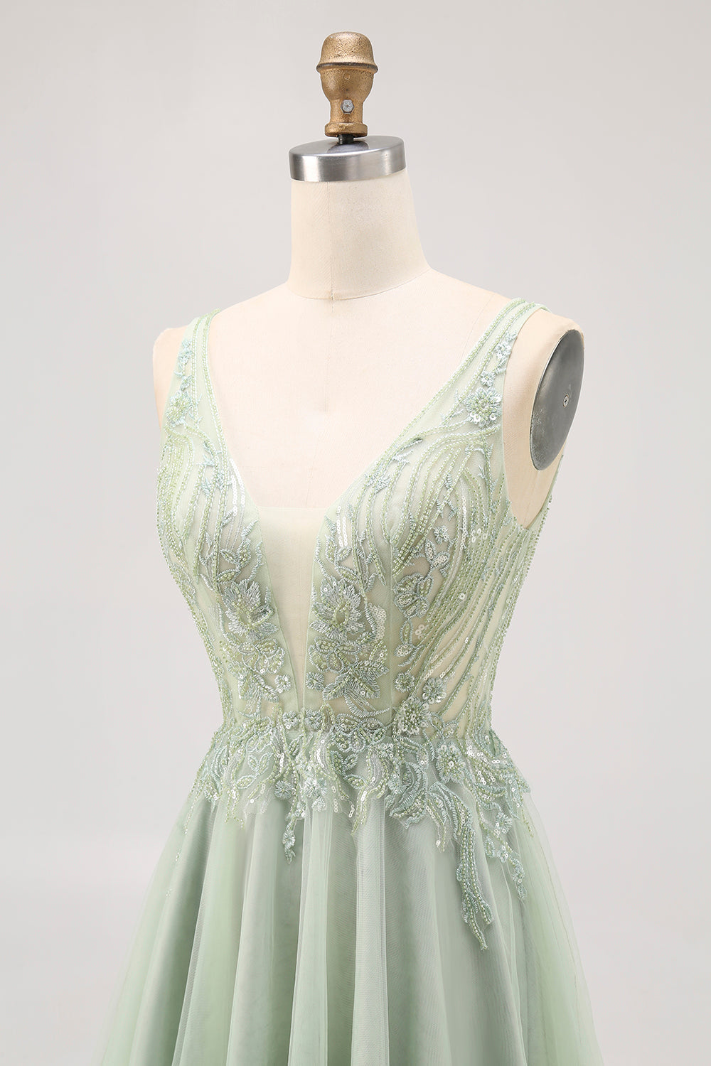 Sparkly Green Tulle V-Neck Beaded Short Cocktail Dress with Appliques
