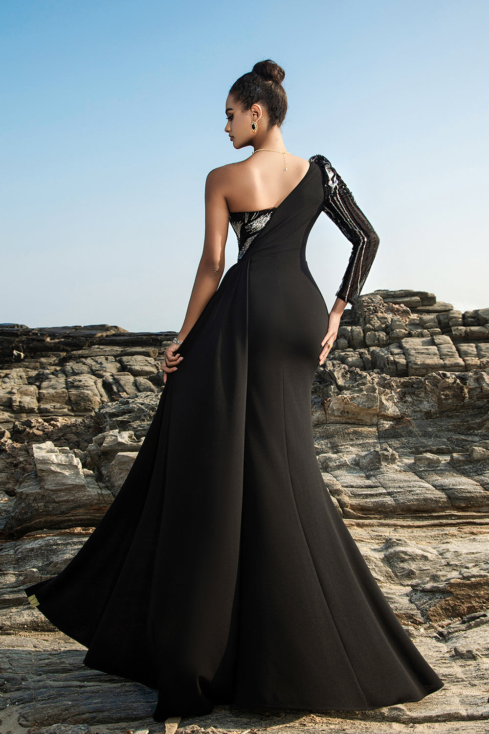 Sparkly One Shoulder Black Mermaid Sequin Long Formal Dress with Slit