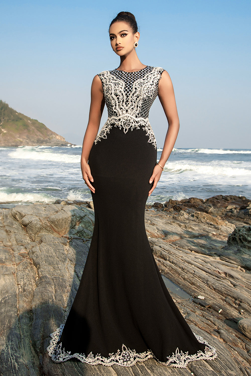 Sparkly Black Mermaid Appliqued Long Formal Dress with Detachable Cape