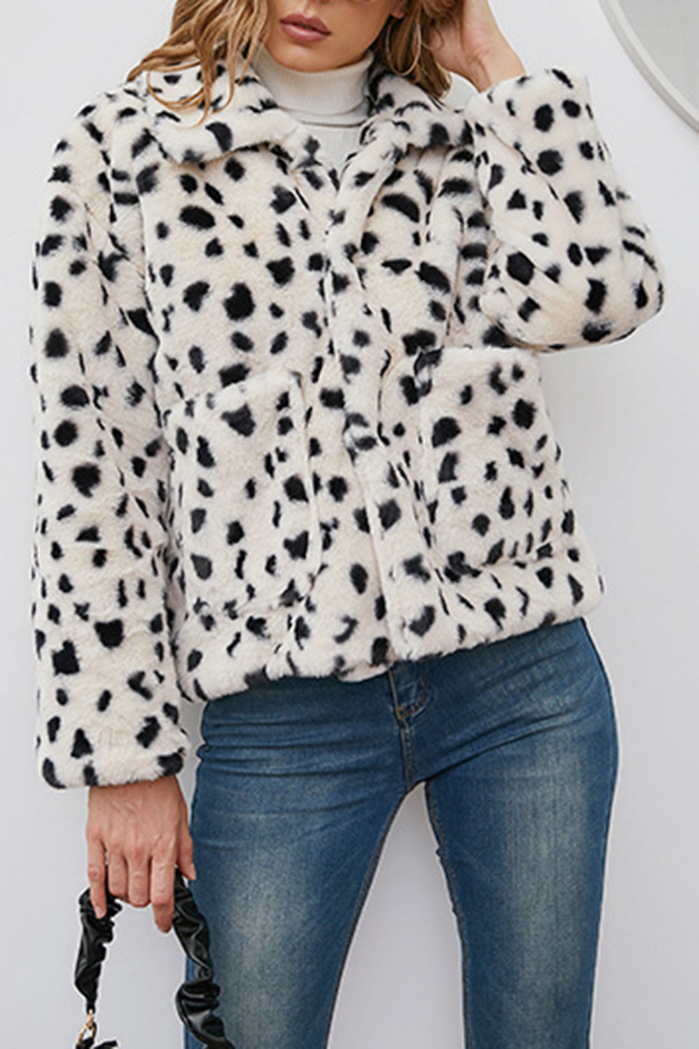 Beige Leopard Printed Faux Fur Short Shearling Coat with Pockets