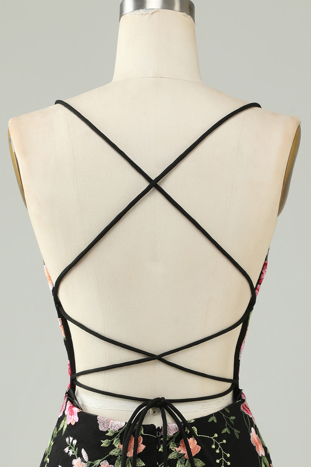 Black Spaghetti Straps Bodycon Cocktail Dress With Appliques