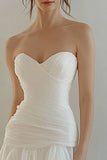 White Chiffon Sweetheart A Line Pleated Short Graduation Dress