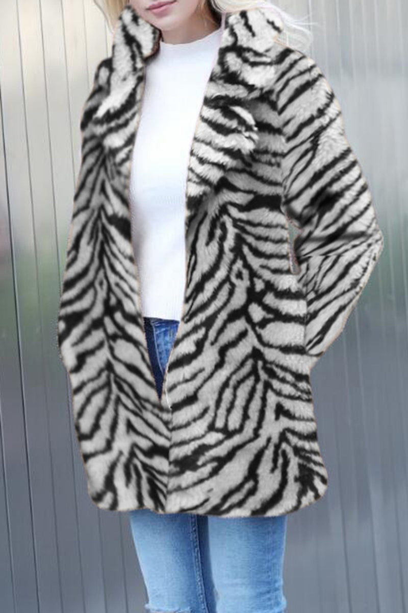 Load image into Gallery viewer, Brown Leopard Printed Faux Fur Short Shearling Coat