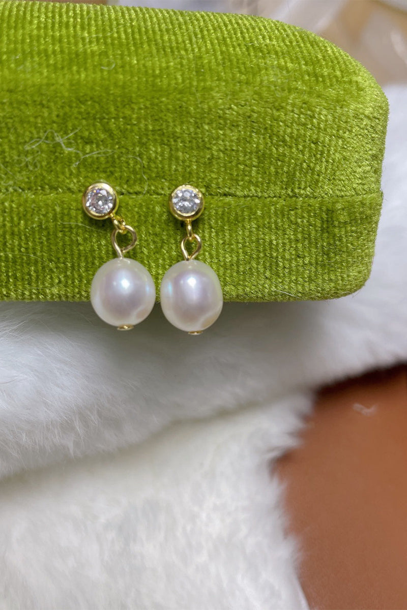 Load image into Gallery viewer, White Pearl Earrings